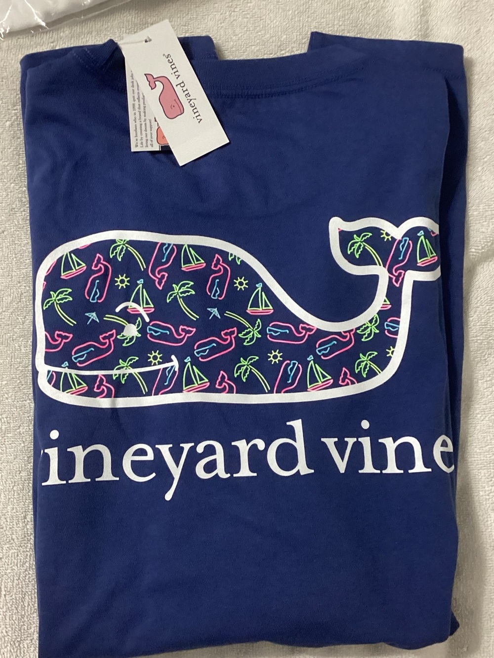 Vineyard Vines Good Vibes Whale Moonshine Short Sleeve Tee
Large